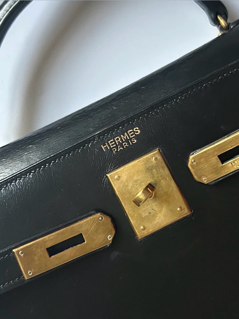 Ultra Vintage 1960 Hermes Kelly 32 Box Calf Dust Bag, Lock/Key/Clochette, Strap - Picture 5 of 17